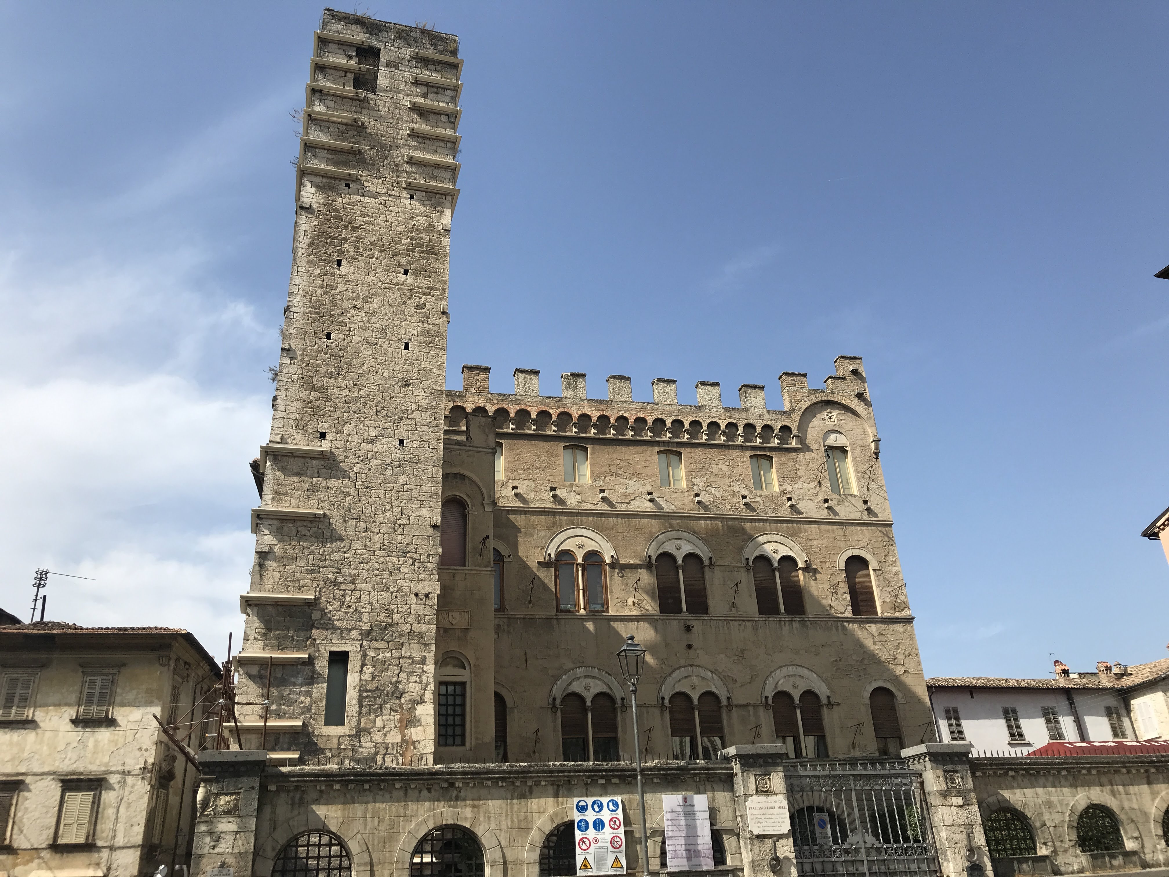 Loggia dei Mercanti